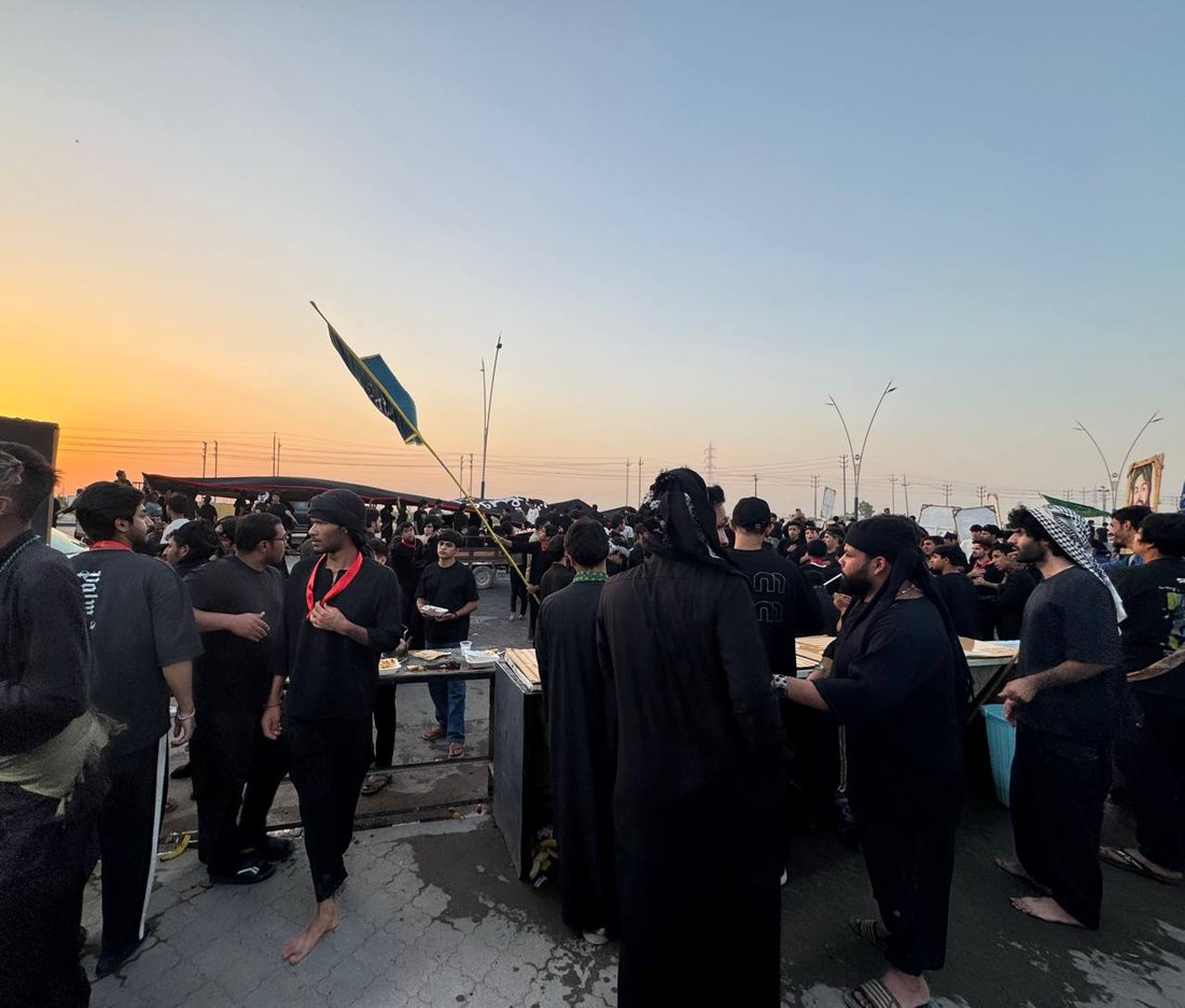 Thousands mark Day of Burial at Khutwa of Imam Ali Mosque in Basra