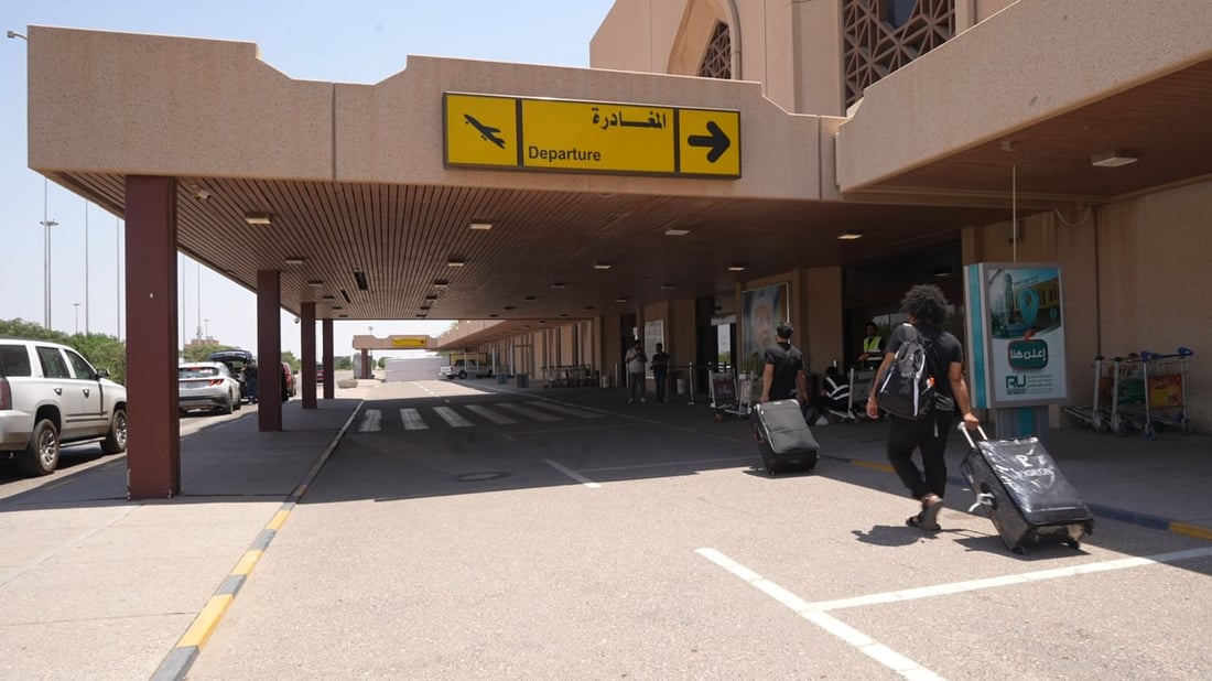 مدرج مطار البصرة لا يهدأ.. زوار الأربعينية يتدفقون عبر شركات الخليج وخط الشارقة