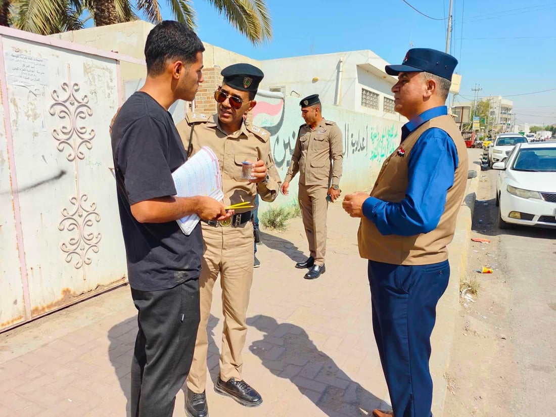 عصائر ودعم نفسي.. الشرطة المجتمعية تشارك طلبة المشخاب لحظات ما قبل الامتحان (صور)