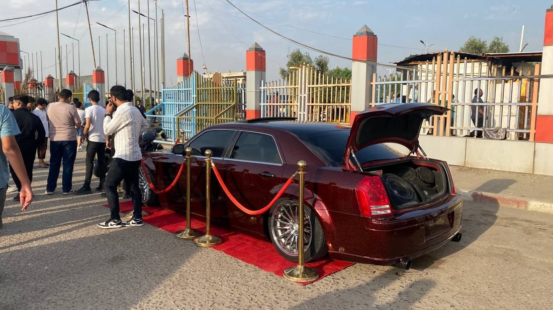 صور: يزعم أنها أقدم رولز رايس في العراق.. تجمع حاشد للسيارات الرياضية في البصرة