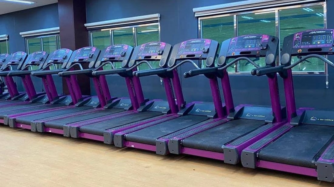 صور: مسبح ورياضة ومدربون في بسماية.. لا تذهبوا إلى بغداد ونحن نعمل 24 ساعة