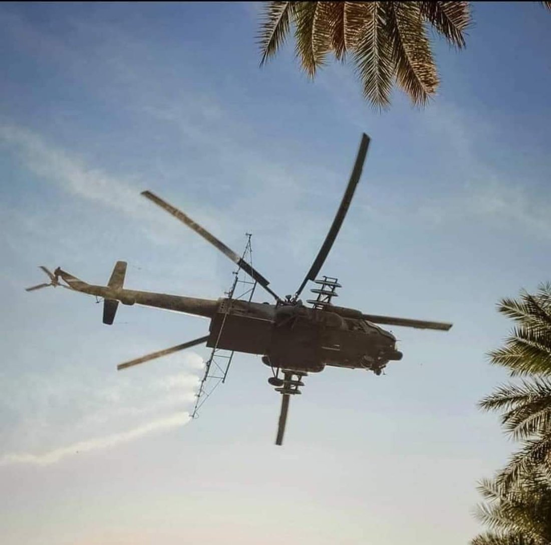 صور: مروحيات الجيش في سماء كربلاء لإنقاذ بساتين النخيل من “الدوباس”