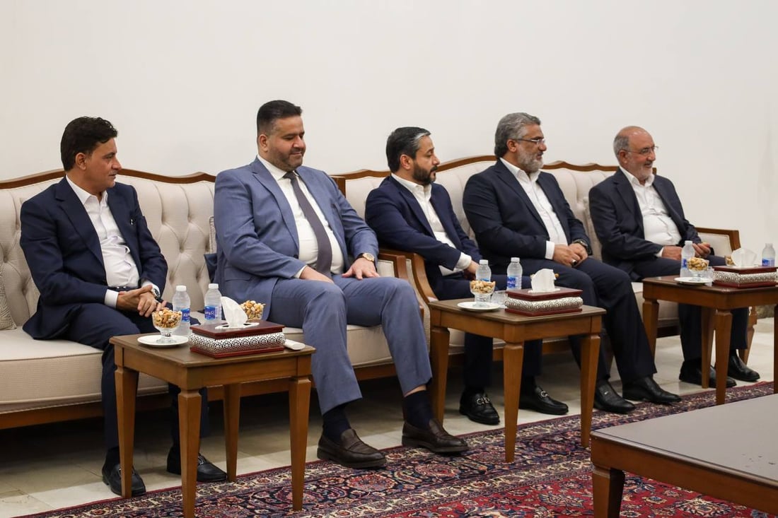 صور: قيس الخزعلي يترأس وفداً من العصائب بينهم وزير التعليم للقاء هادي العامري