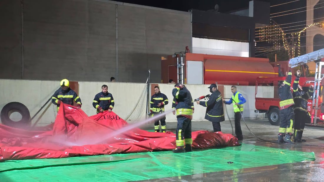 هەر بەو ئاوەی ئاگر دەکوژێننەوە کەرەستەکانیشیان خاوێن کردەوە 