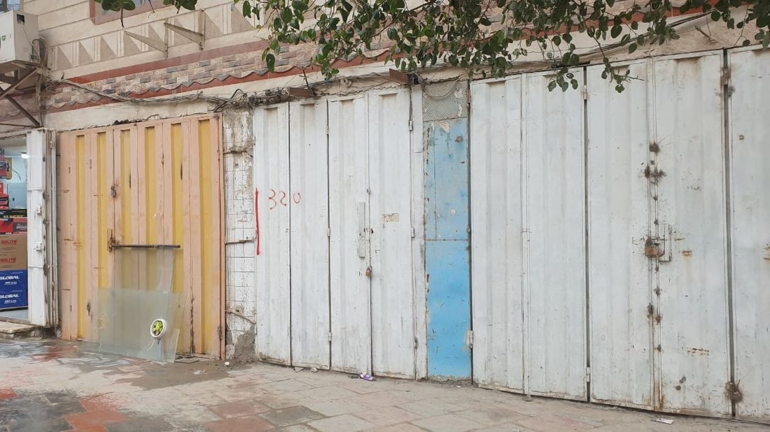 “المحل للبيع”.. خسائر بالملايين في السماوة بسبب مجسر الصدرين (صور)