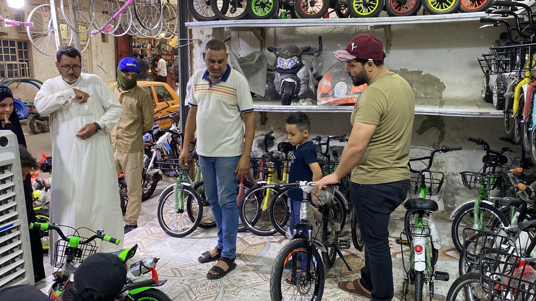 الناصرية: 964 ترافق طفلاً لشراء “بايسكل”.. العطلة بدأت والزبائن أكثر
