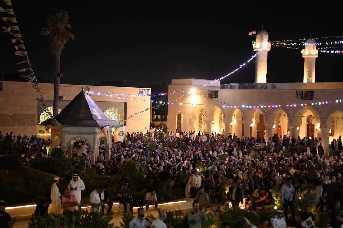صور من جامع النوري قبل قليل: أهالي الموصل يحتشدون لإحياء المولد النبوي