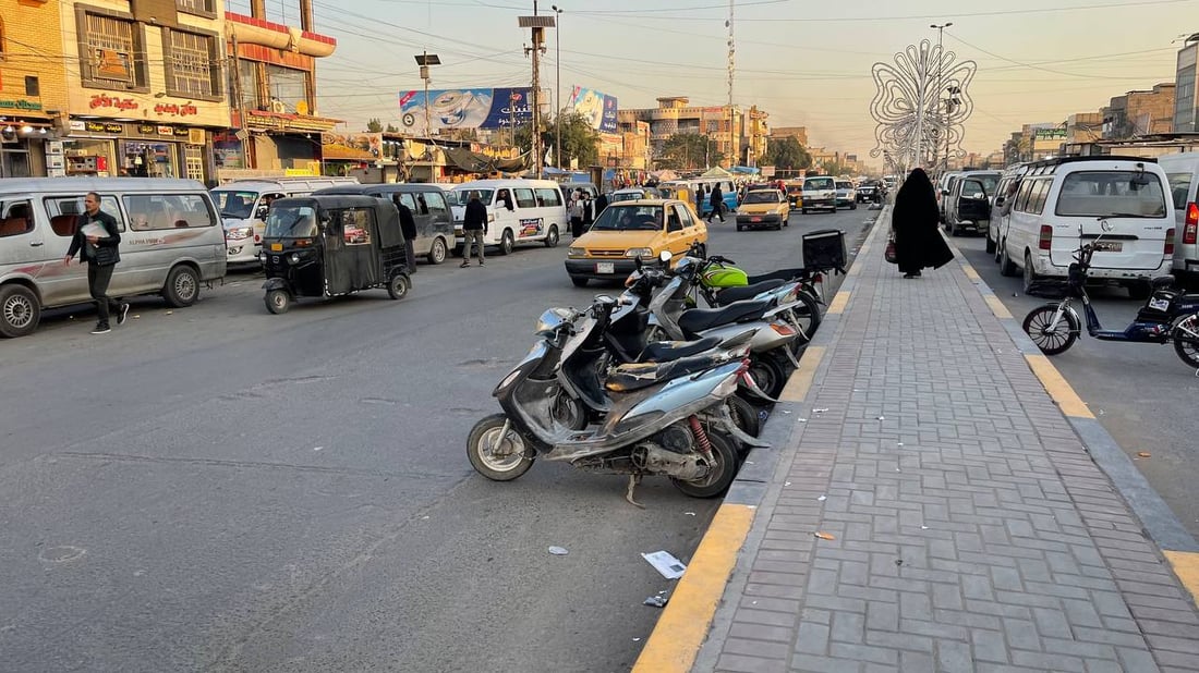 صور: مجهولون يجمعون الأموال في كراج عشوائي على طريق سوق مريدي وبلدية الصدر تتوعد