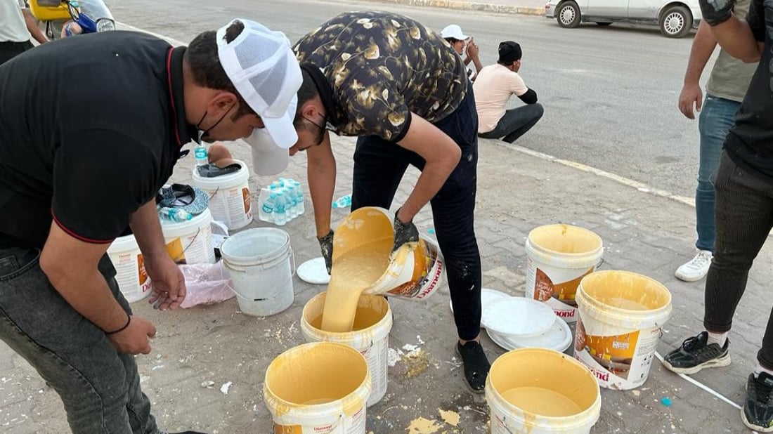 متطوعون عملوا بلا كلل واختاروا ألواناً جذابة.. مدارس الزبير أجمل الآن (صور)