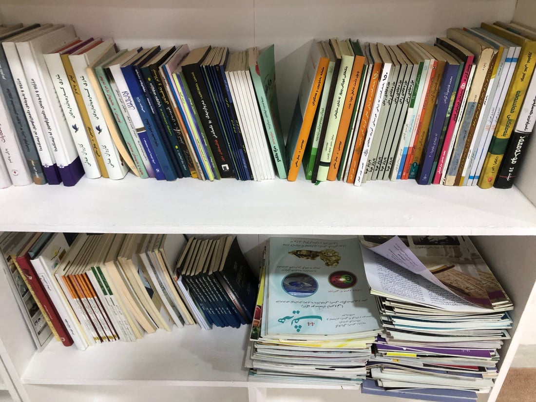 گرووپێک كتێب بۆ خوێنەران  بەخۆڕایی دابین دەكەن و سەوداش دەكەن