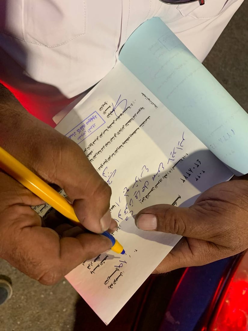 شرطي مرور حائر بـ “فوضى الأربع شوارع” وسط بغداد: نحن في “ورطة” (صور)