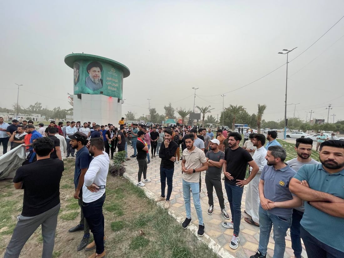 تظاهرة النجف تغلق شوارع رئيسة.. خريجون يذكرون السوداني بوعده (فيديو)