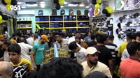 شاهد: في الفلوجة.. دخول العشرات دفعة واحدة لحظة قص الشري...