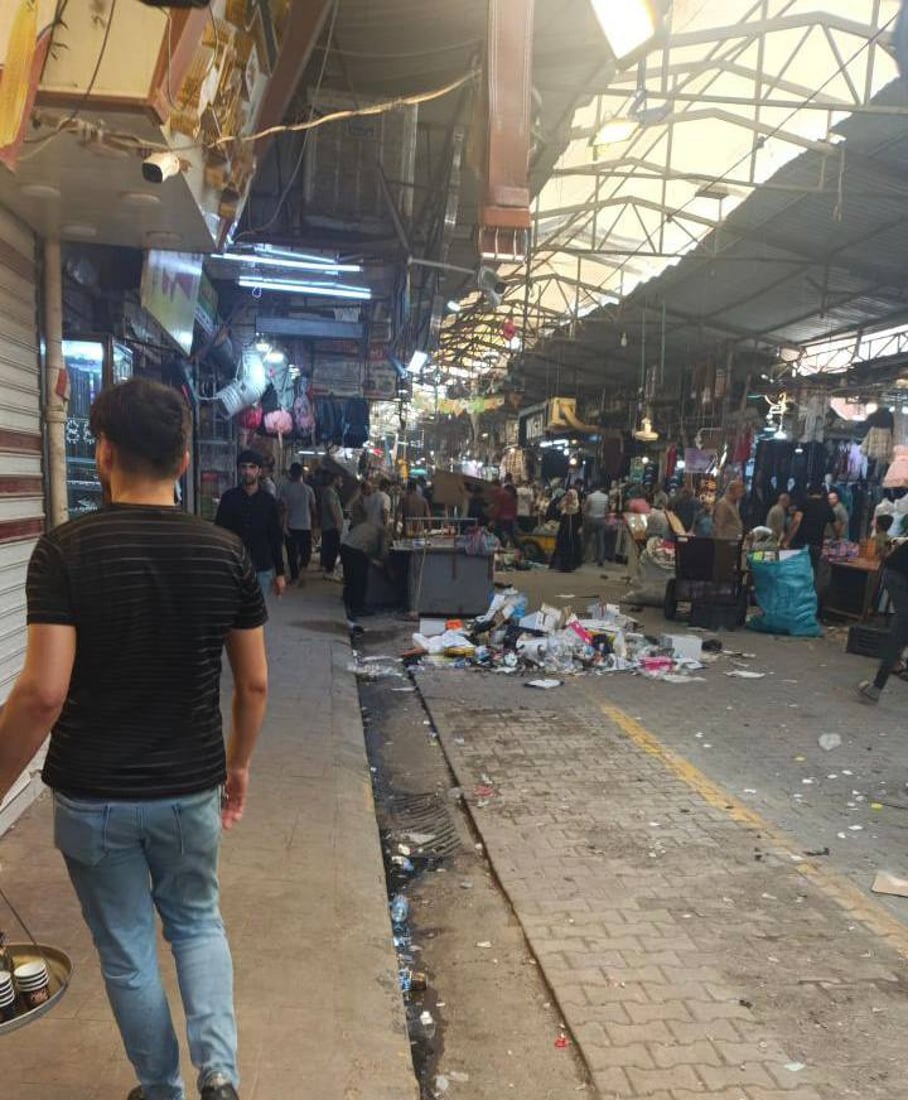 صور: الموصل تزيل جميع البسطات من الأسواق لتسهيل مرور سيارات الإطفاء خلال الحرائق