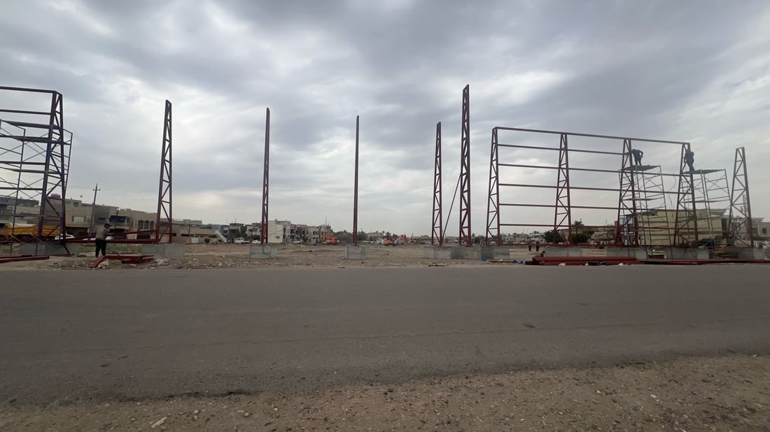 عمارات “السويسري” ستشرف على “عوائلنا” وتحجب الشمس.. الغزالية تهدد بمظاهرة (صور)