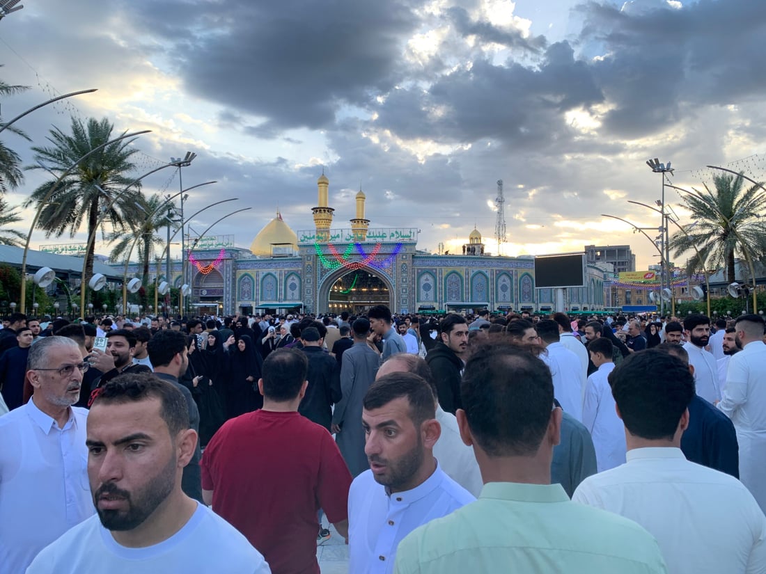 صور من صلاة العيد في كربلاء.. الأمطار منعت إقامتها بين العتبتين (صور)