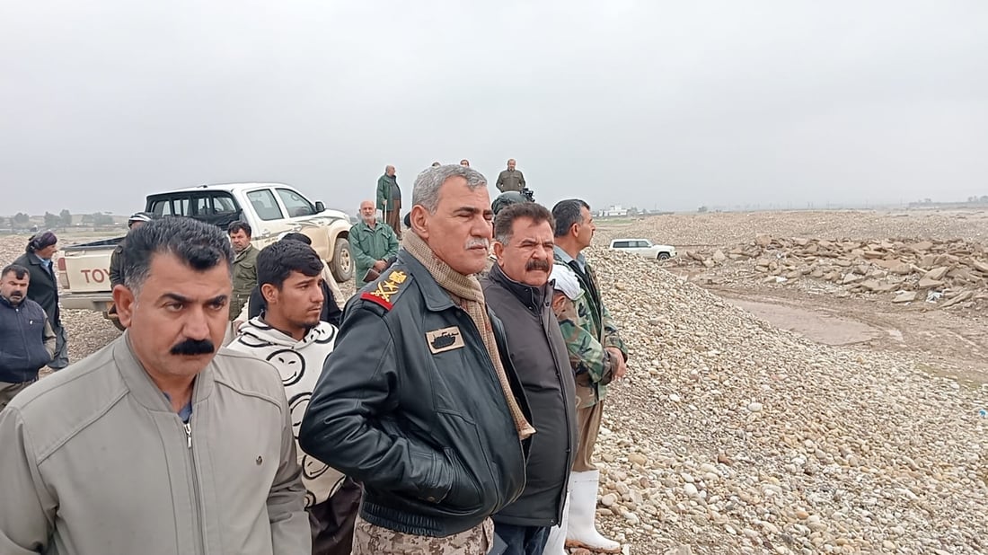 صور: قائد عمليات كركوك يزور المناطق المتضررة من الفيضانات في ناحية ليلان