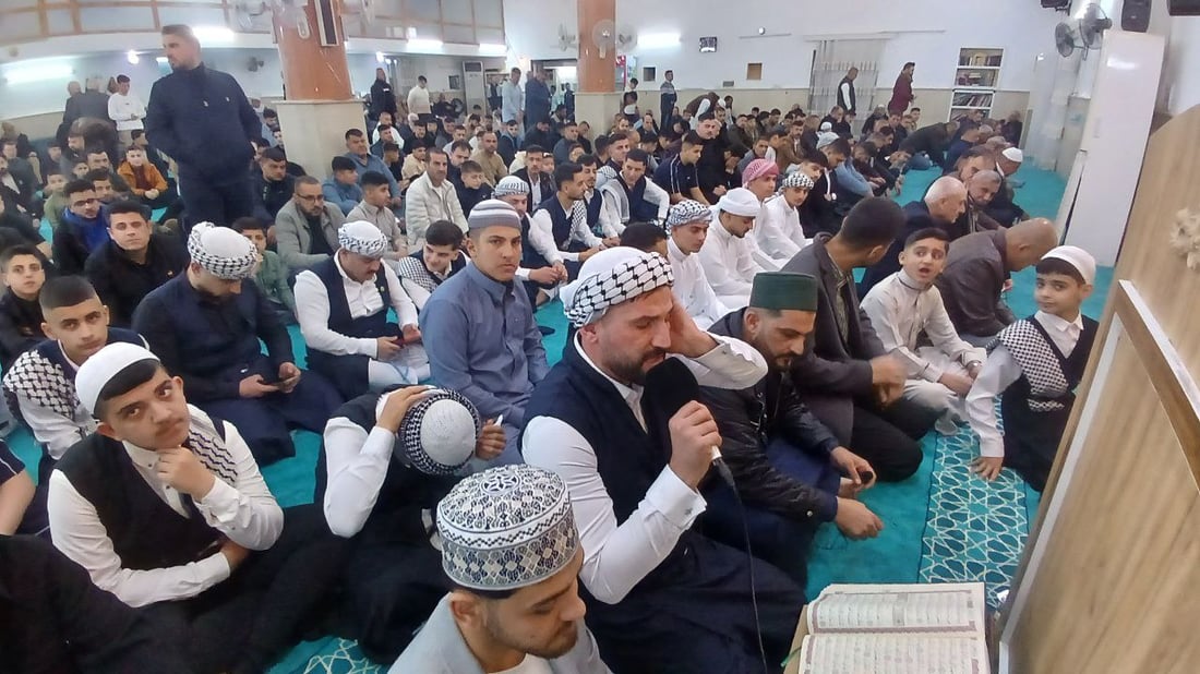 أهالي آلتون كوبري يؤدون صلاة العيد بالأزياء التركمانية التقليدية (فيديو+صور)
