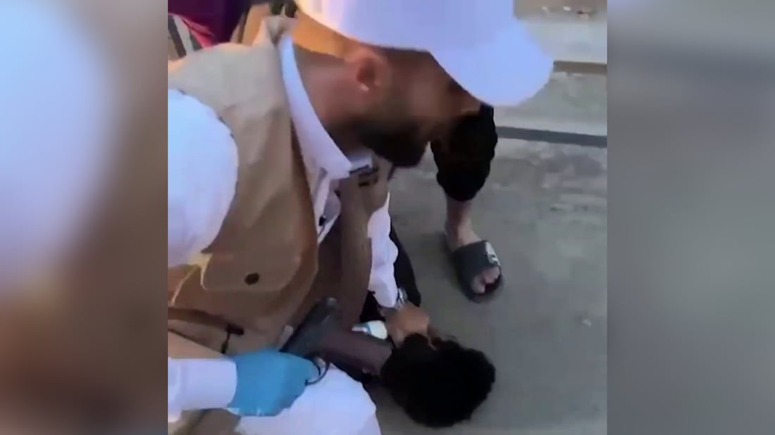توفي حارس أبو حنيفة.. الشرطي هيمن كريم فارق الحياة بعد رصاصة الباكستاني