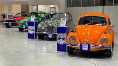 صور من دهوك: شاب يفتتح معرضاً خاصاً بالسيارات الكلاسيكية