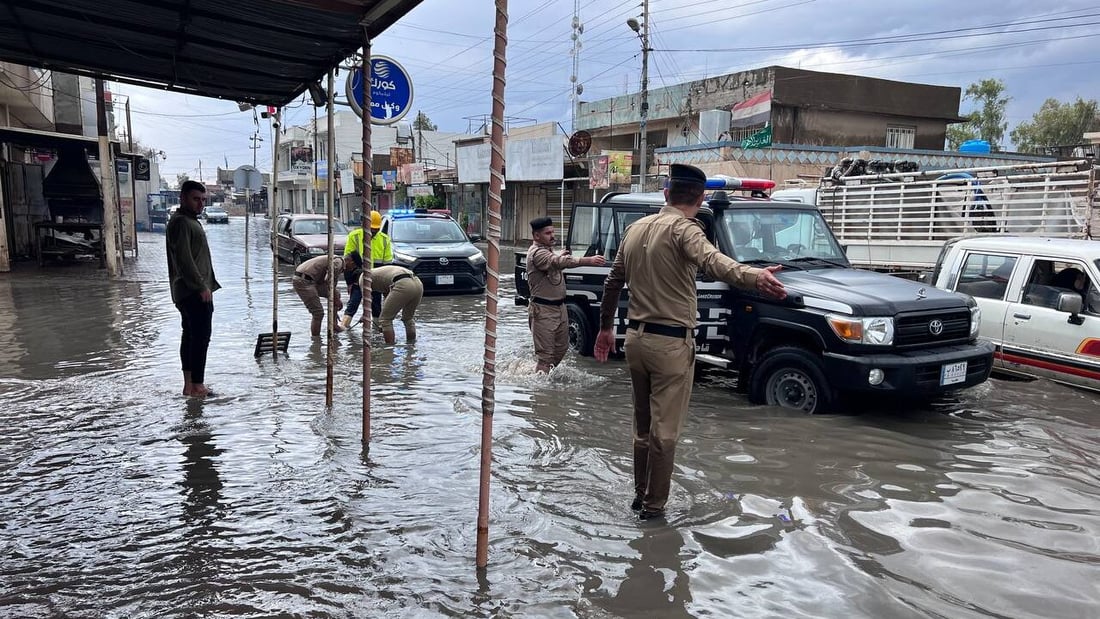 صور من داقوق الآن: الأمطار أغرقت السيارات واجتاحت المنازل وأسقطت أعمدة الكهرباء