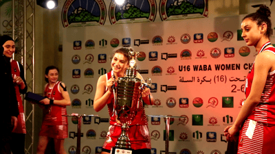 فيديو: فتيات سوريا يضمدن جراح الشام بفوز كبير في السليمانية