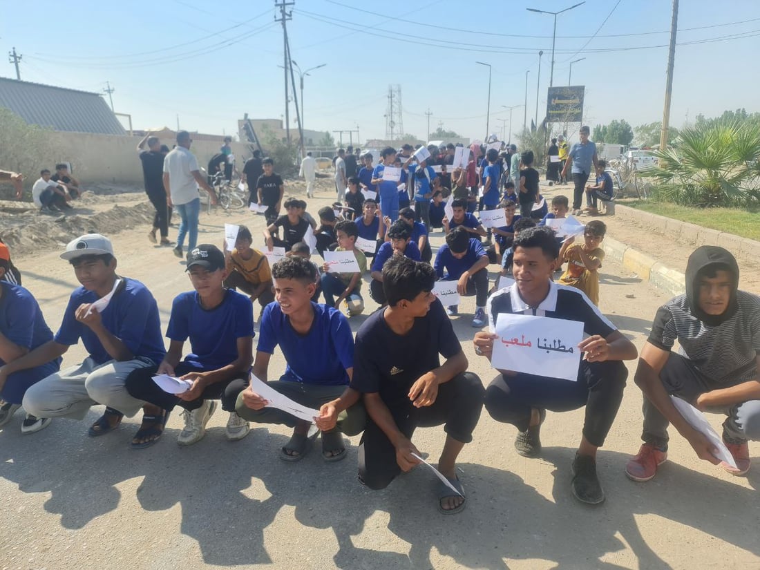 صور: الوركاء نصبت خيمة اعتصام مفتوح حتى تحقيق المطلب.. 50 فريقاً بلا ملعب!