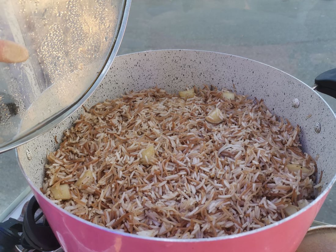 أطباق شعبية بنكهة “المطاعم الكبرى” في سوق الدبس.. برياني وسلطة بـ 1000 دينار