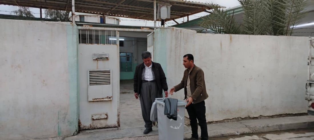 لە مه‌خمور ده‌ست به‌دابه‌شكردنى سه‌دان حاویه‌ و كیسی پلاستیك كرا