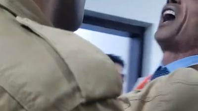 فيديو من داخل محكمة الحلة.. المنصوري ينفجر غضباً بعد الحكم بسجنه 4 أشهر: الله أكبر