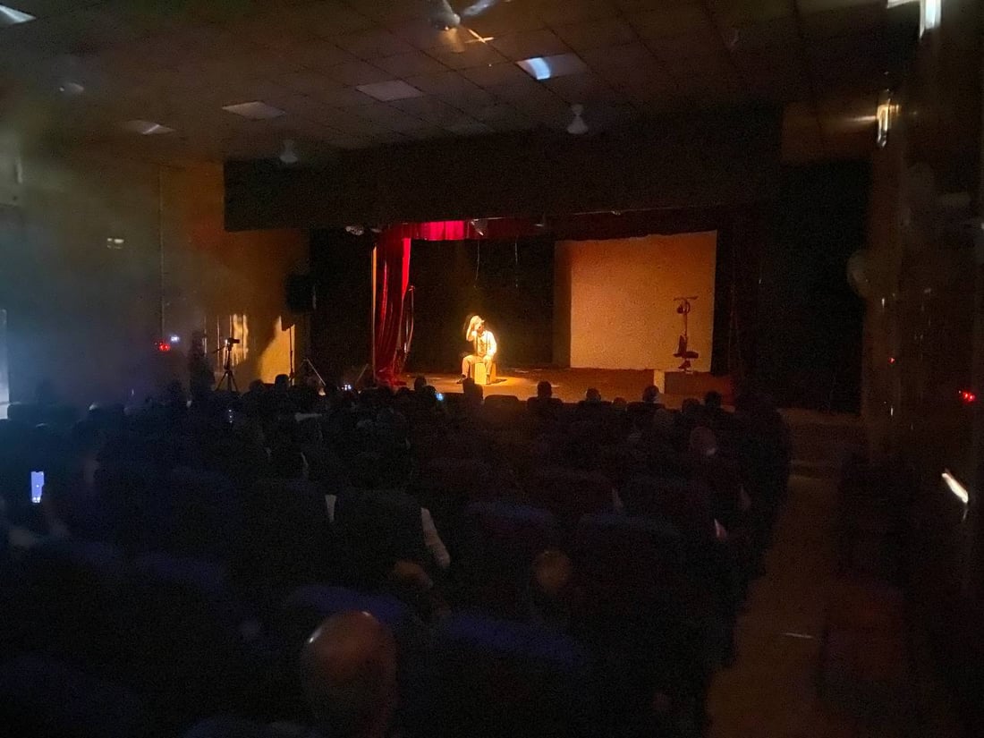 الناصرية: “في انتظار فلاديمير”.. تحاكي “منقذ آخر الزمان” وتثير أسئلة وجودية