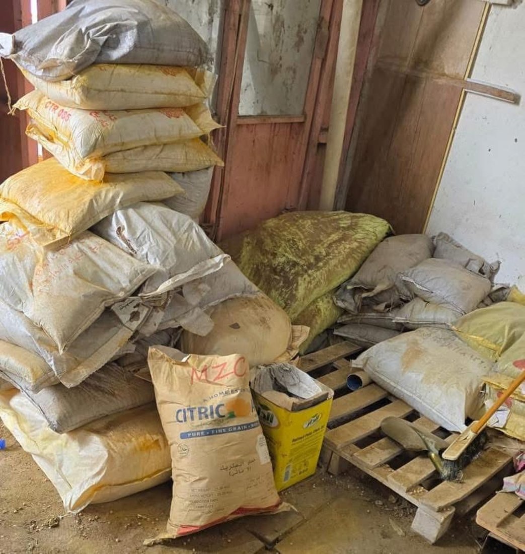 Najaf authorities destroy 10 tons of expired nuts and spices