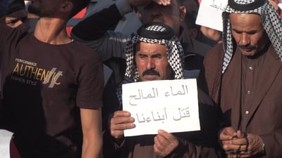 فيديو: الطليعة تتظاهر طلباً للماء.. ناحية مغمورة في الحلة تشكو غياب الخدمات