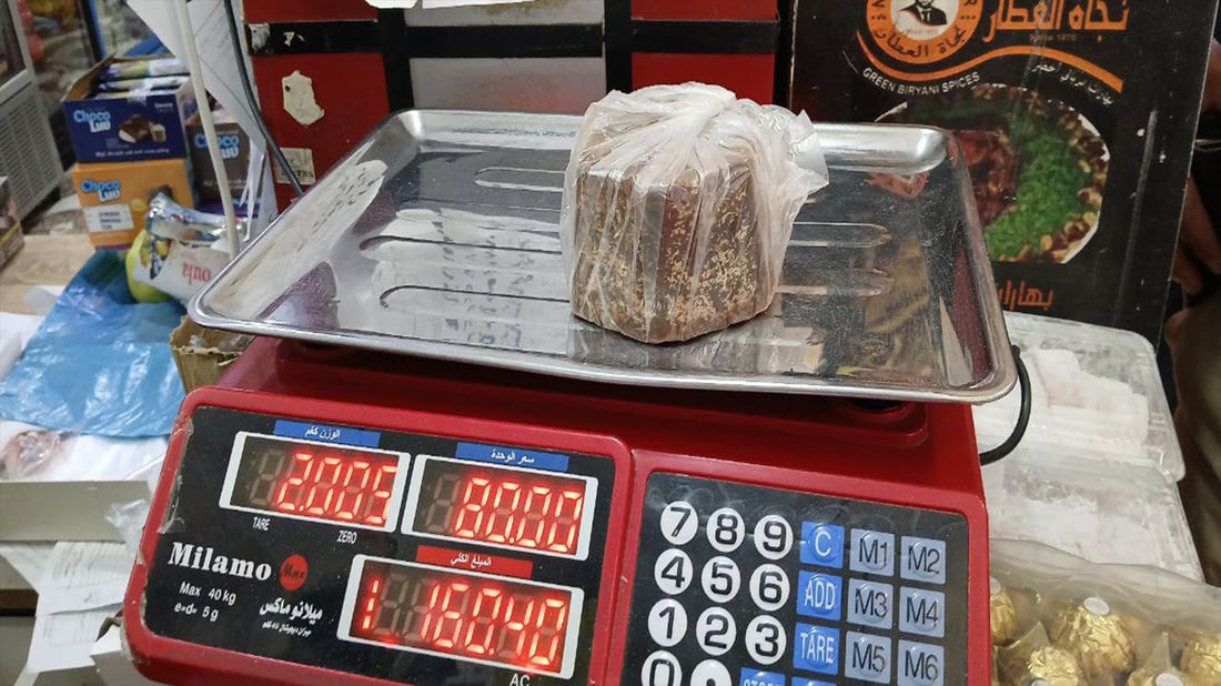 لیژنەیەک لە بازاڕی چۆمان تەرازووی دوکاندارانیان پشکنی