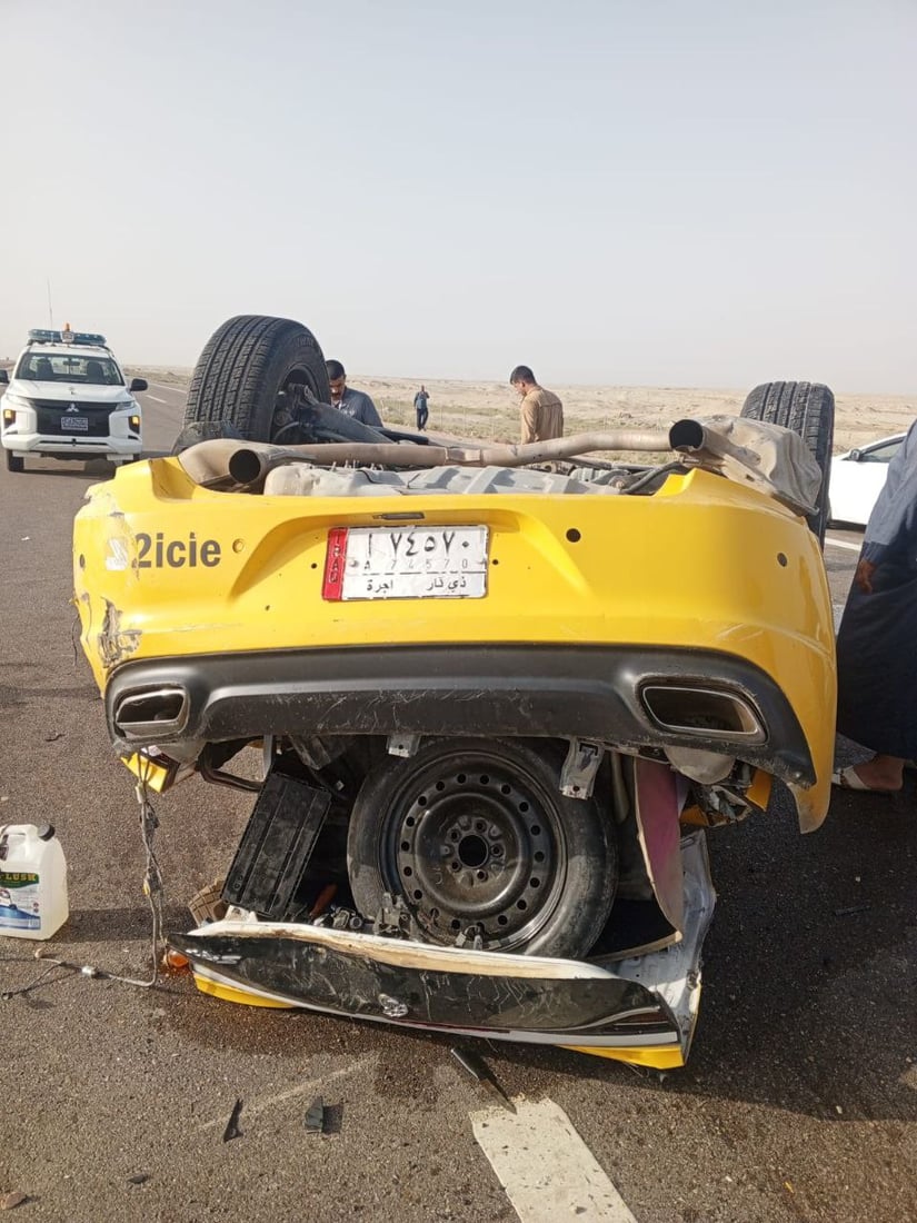 وفاة شخصين وإصابة ثالث بانقلاب “جارجر” على الطريق السريع غربي ذي قار (صور)