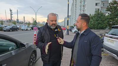 رۆژنامەنووسێک 500 كتێب دەبەخشێتە كتێبخانەی چەمچەماڵ