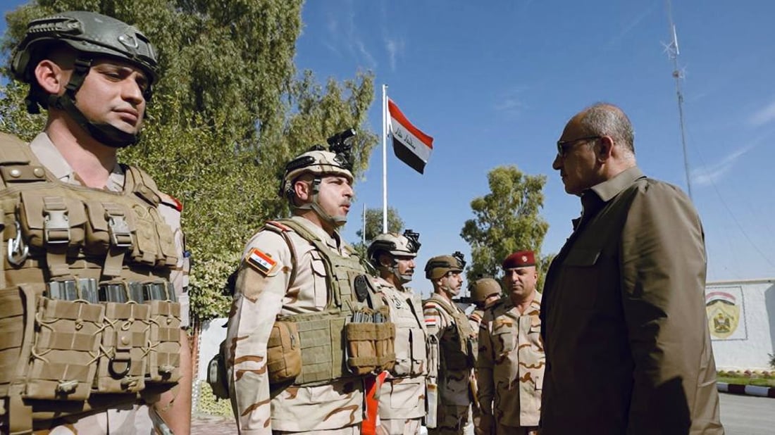 صور: استطلاع ميداني لوزير الدفاع في قاعدة عين الأسد وخط الصد الاستراتيجي