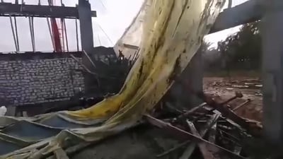 Nine workers injured in Anah city mosque ceiling collapse