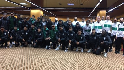 نجوم المنتخب السعودي وصلوا إلى البصرة.. وعدنان درجال في الاستقبال (صور)