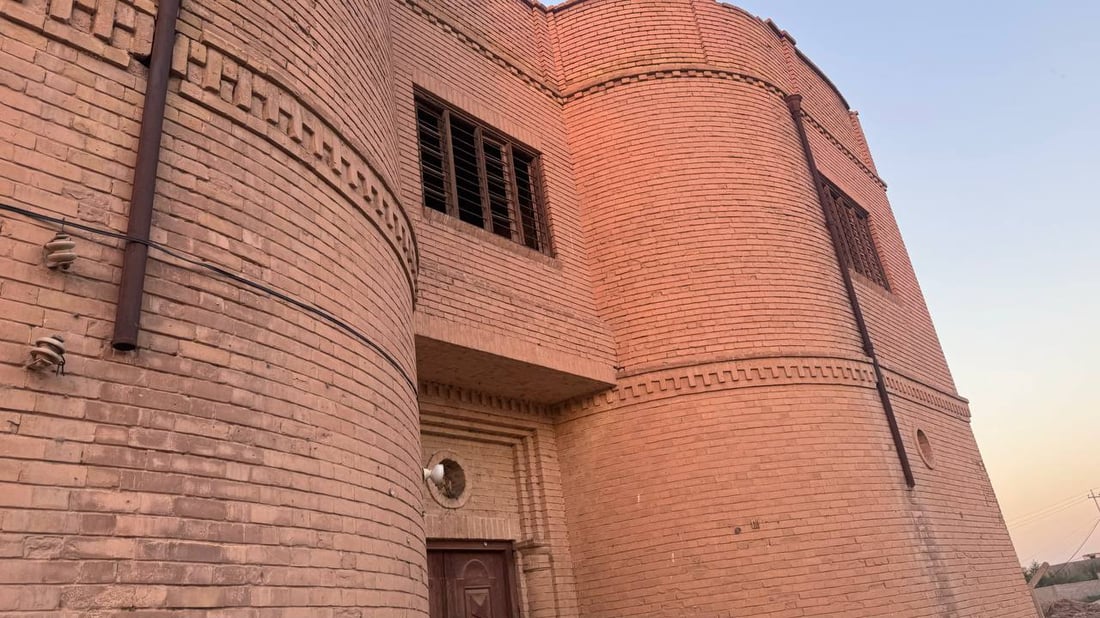 مشاهد جوية لقصر الأمير الفتلاوي في المشخاب.. خزن بنادق الثورة ومهّد لعرش فيصل