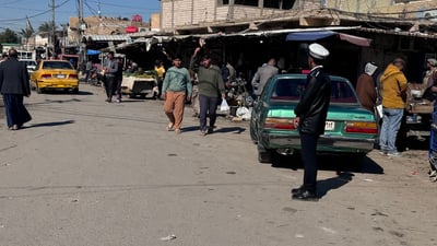 صور: النجف تمنع السيارات من “المائل والأيسر والصف الثاني”.. الضباط انتشروا فجأةً