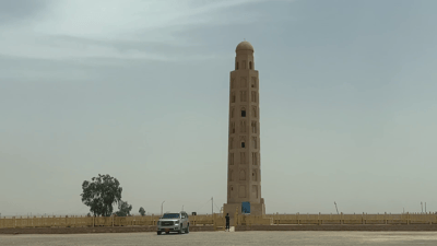 لقطات مدهشة من الأنبار: مئذنة عباسية مائلة تصمد أمام تفجيرين وتعود بطرازها الفريد