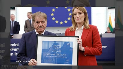 لە فڕۆکەخانەی خومەینی دەستبەسەر خەڵاتەکەی ژینا ئەمینیدا گیرا