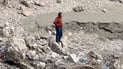 ئەو باوکەی لە خەمی منداڵەکانی پشتی چەماوە
