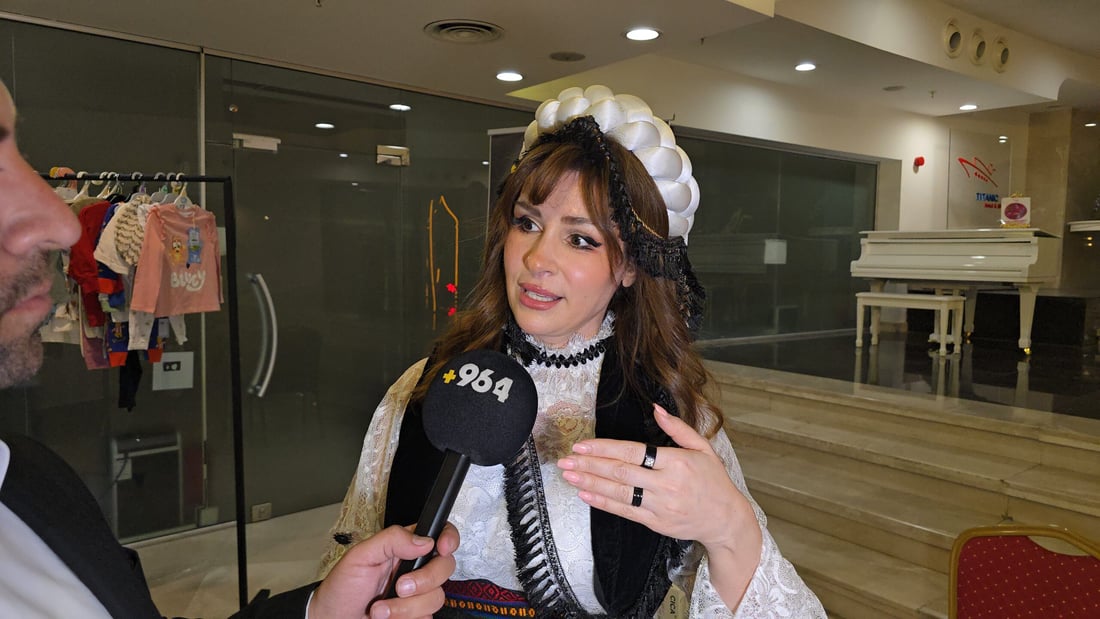 کچە کوردێک ماسک و کرێمی کۆریی دروست دەکات