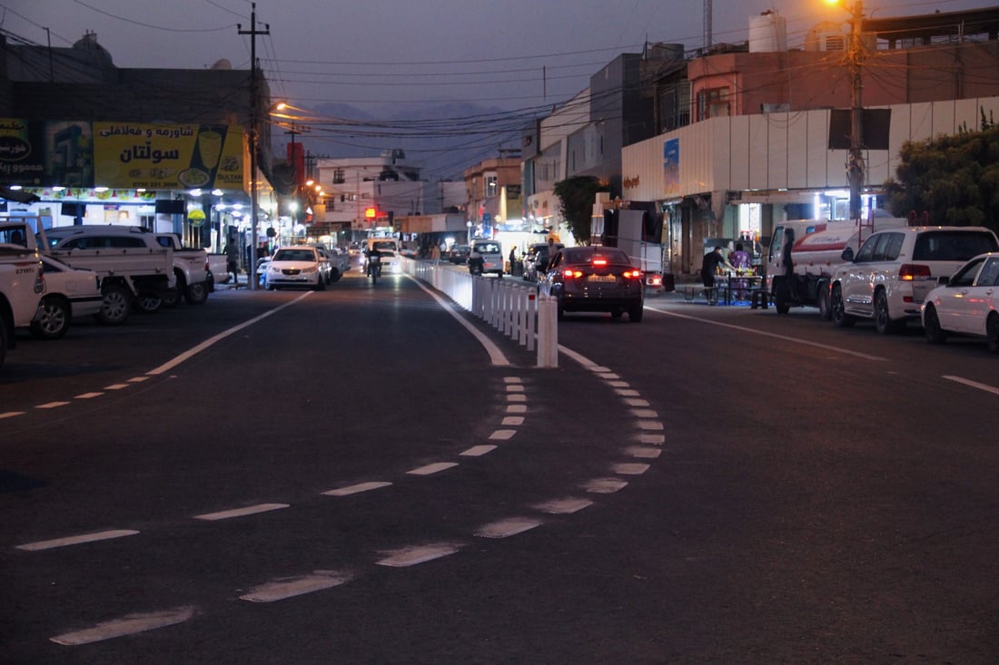 شه‌قامه‌ سەرەکییەکەی ناو بازاڕی چوارقوڕنه‌ ره‌نگ و رووی هاته‌وه‌به‌ر