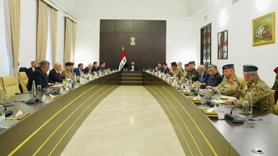 الزيدي يجمع كبار الضباط ويوجه بالتحقيق في قصف الإمارات والسعودية
