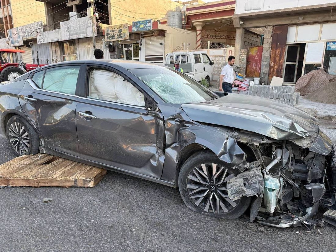 لەناو بازاڕی کەلار ئۆتۆمبێلێک و ماتۆڕێکی سێ تایە پێکیاندادا