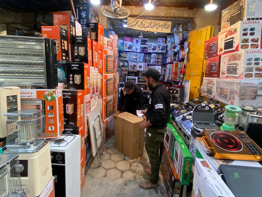 لا نفط ولا كهرباء وطنية.. أهالي الناصرية سيعبرون الشتاء بـ “أم الأمبير” (صور)