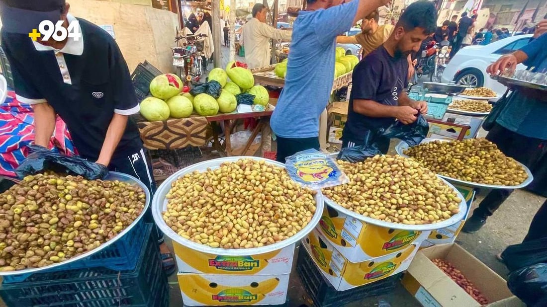 صور من البصرة: رطب المدَينة لا يتنازل عن عرشه حتى مع وصول السماوي الرخيص